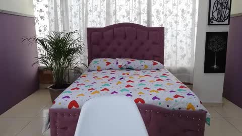 Alaia Skater online show from December 17, 7:40 pm