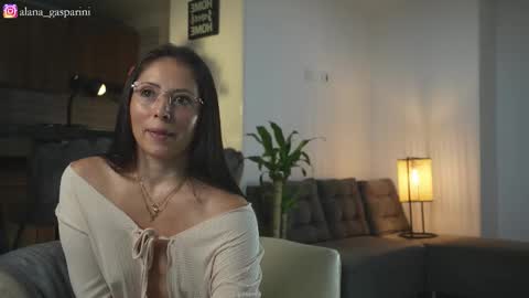 Alana Gasparini online show from November 8, 1:32 am