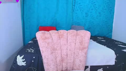 alana_pink95 online show from May 6, 12:20 pm
