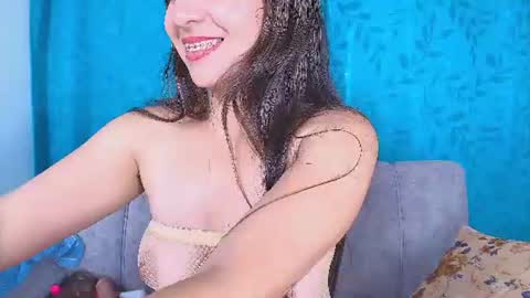 alana_pink95 online show from August 7, 9:44 pm