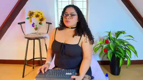 Alana Gmez  online show from July 20, 5:47 pm