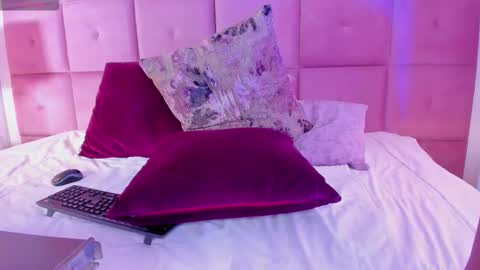 alanah_connors online show from November 17, 3:35 pm