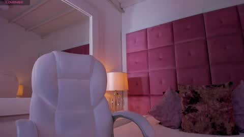 alanah_connors online show from October 20, 5:05 pm