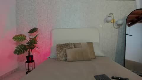 alannarouge online show from July 24, 11:30 am