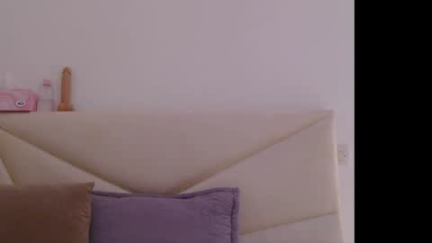 AllylicArabis online show from May 8, 1:47 pm