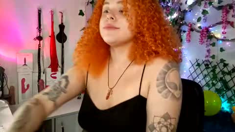 Snapshot of alaska_colors chatting on September 28, 4:56 pm Caro online show from September 28, 4:56 pm