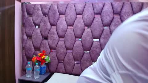 AlaSmith  online show from April 21, 1:42 am