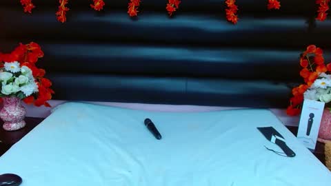 AlaSmith  online show from February 4, 1:56 am