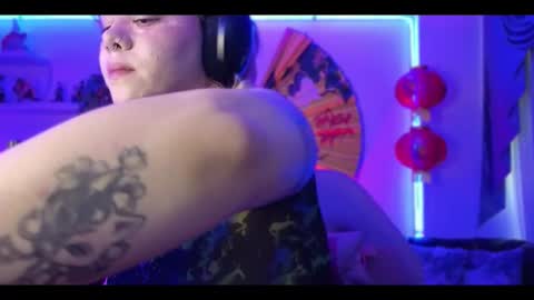 albaandthayron online show from November 12, 12:14 pm