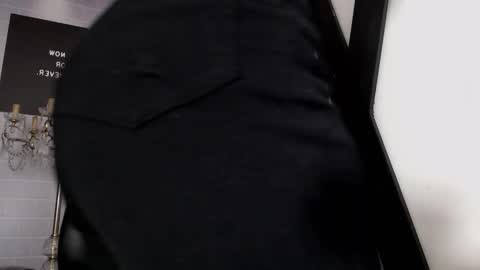 Snapshot of aleesha_cameron02 chatting on September 8, 7:24 pm Alice in wonderland online show from September 8, 7:24 pm