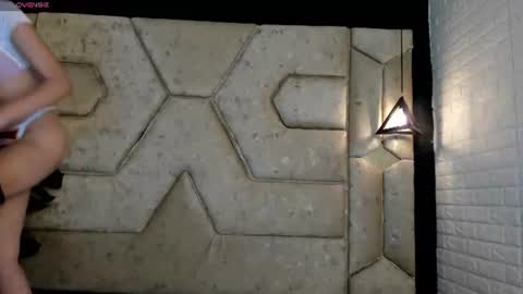 aleja__slav3 online show from June 19, 10:35 pm