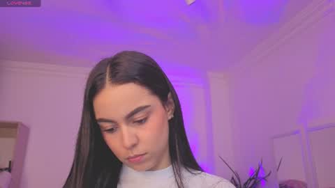 Alejandra online show from August 4, 12:00 pm