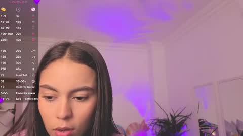 Alejandra online show from June 17, 11:33 am