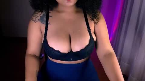 Snapshot of alejandra_conde chatting on December 22, 11:20 pm Alejandra online show from December 22, 11:20 pm