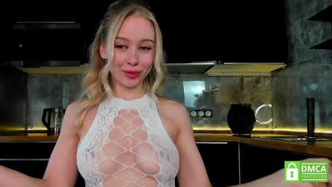 Snapshot of aleksa_cutie chatting on January 26, 9:08 am aleksa_cutie online show from January 26, 9:08 am