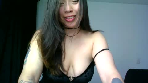 QUEEN OFF MILk  IM BACK  15 NOV online show from July 8, 11:29 pm