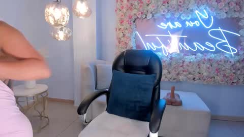 ALESSA ROMERO  online show from October 10, 8:25 pm