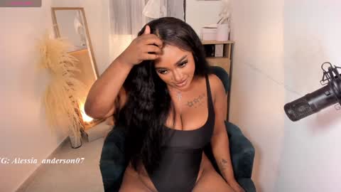 Snapshot of alessia_anderson07 chatting on January 21, 2:43 am Yy online show from January 21, 2:43 am
