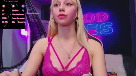 alessiacroft online show from November 8, 7:02 am