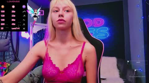 alessiacroft online show from September 12, 4:46 am