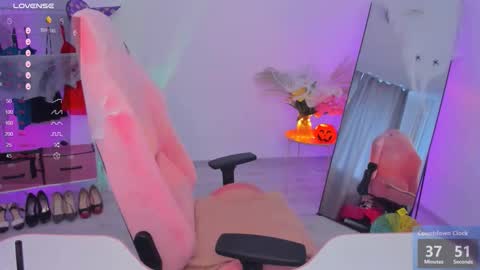 Snapshot of alex_yummy chatting on October 16, 9:23 am Alex next stream 02 December online show from October 16, 9:23 am