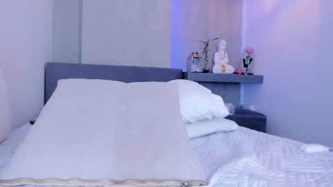 Alexa Millers online show from June 26, 2:40 pm