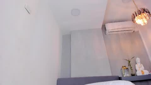 Alexa Millers online show from June 20, 1:58 pm