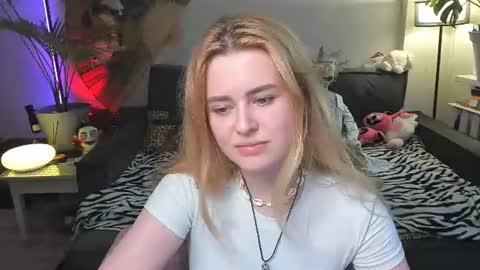 alexa_pirs online show from August 4, 4:13 pm