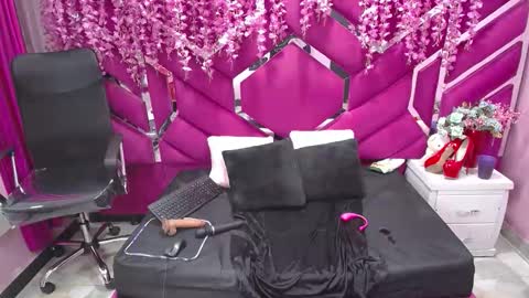 alexa sanz online show from February 23, 8:08 pm