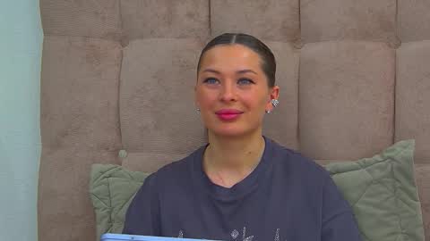 AlexandraBloom online show from March 16, 5:44 am