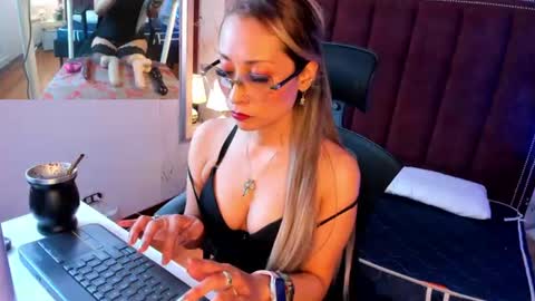 ALEXIA online show from August 6, 9:11 pm