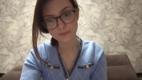 alice00777 online show from November 18, 5:47 pm