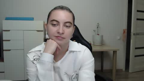 Alice online show from July 3, 3:29 pm