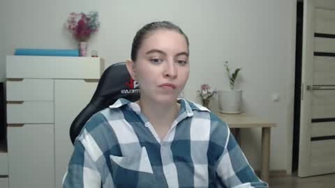 Alice online show from November 26, 6:31 pm