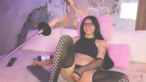 Mey online show from June 21, 3:38 pm