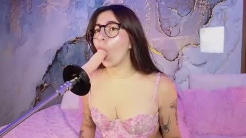 Mey online show from June 11, 2:25 pm