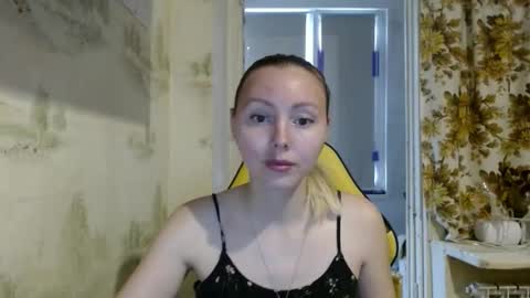 Alice smiles online show from May 18, 12:00 pm