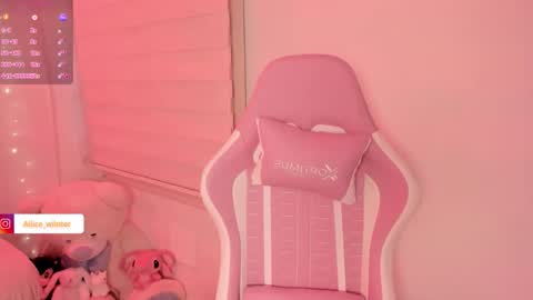 Alice  online show from November 20, 6:20 pm