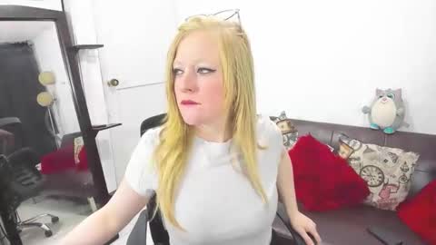 alicecat01 online show from February 8, 8:07 am