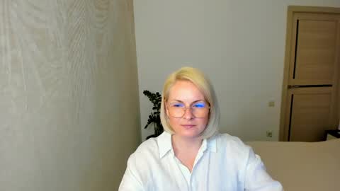 Alicee online show from April 14, 6:52 pm