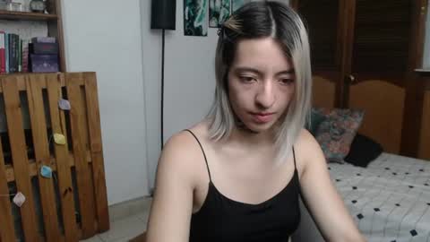 alicee_logan_ online show from July 5, 4:19 am