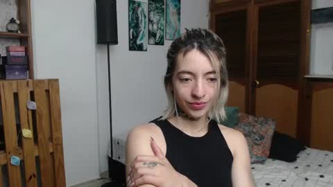 alicee_logan_ online show from June 11, 2:22 am