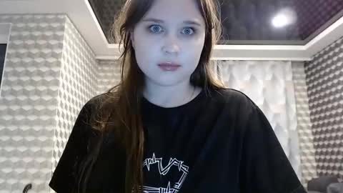 Alicemayflowerr online show from November 18, 6:20 pm