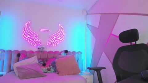 Alice online show from February 7, 2:54 pm