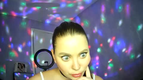 AlicexFresh online show from October 23, 12:00 pm