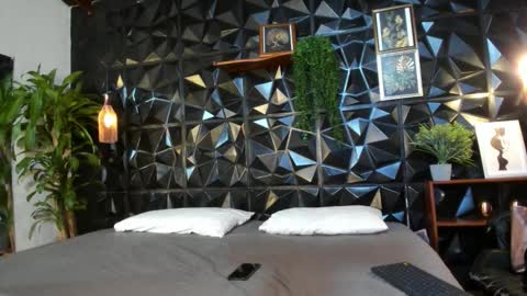 Alicia online show from March 17, 12:31 pm