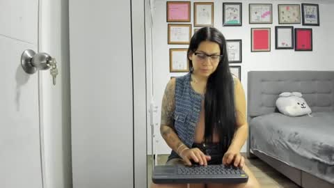 alicia_rainbow online show from June 29, 3:57 am