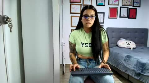alicia_rainbow online show from July 3, 5:02 am