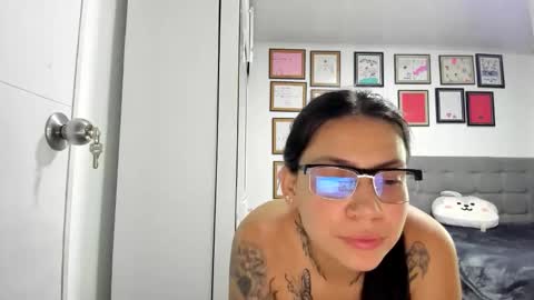 alicia_rainbow online show from June 5, 6:52 am