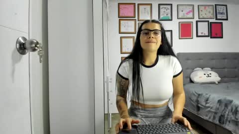 alicia_rainbow online show from June 24, 4:00 am